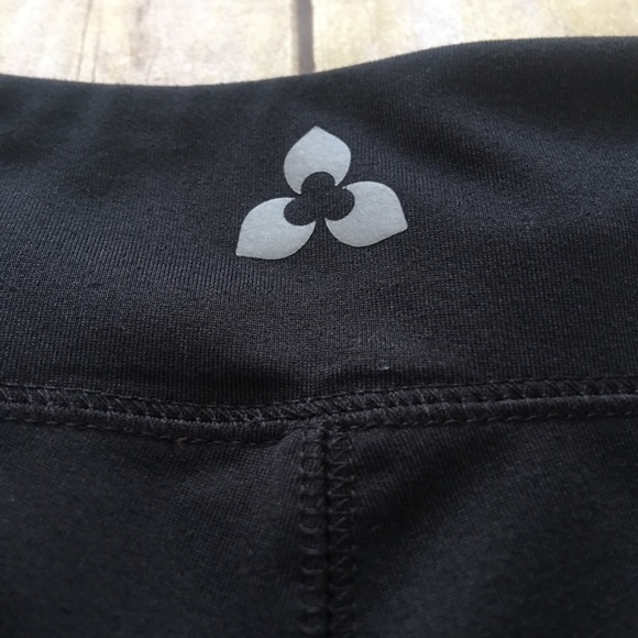 Reebok Fitted Workout Capris - Picture 6 of 8